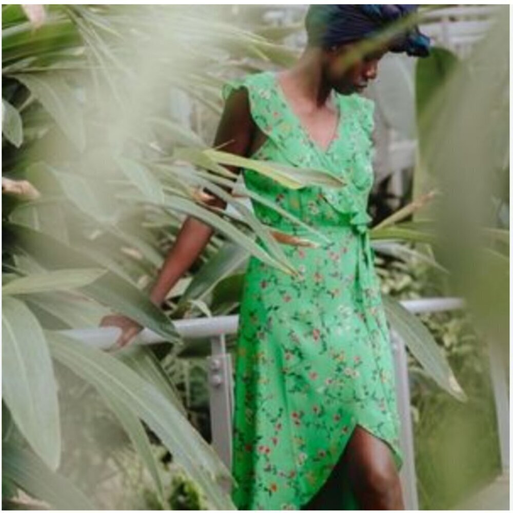 HIGHLINE COLLECTIVE GREEN FLORAL WRAP DRESS - L